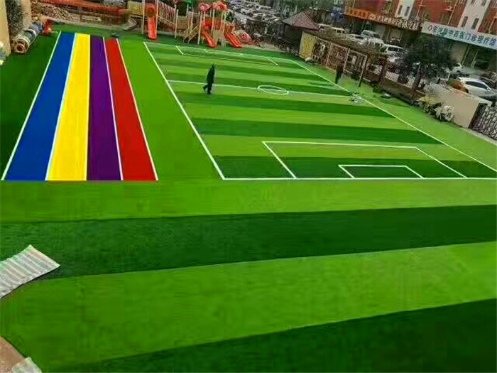幼兒園足球場
